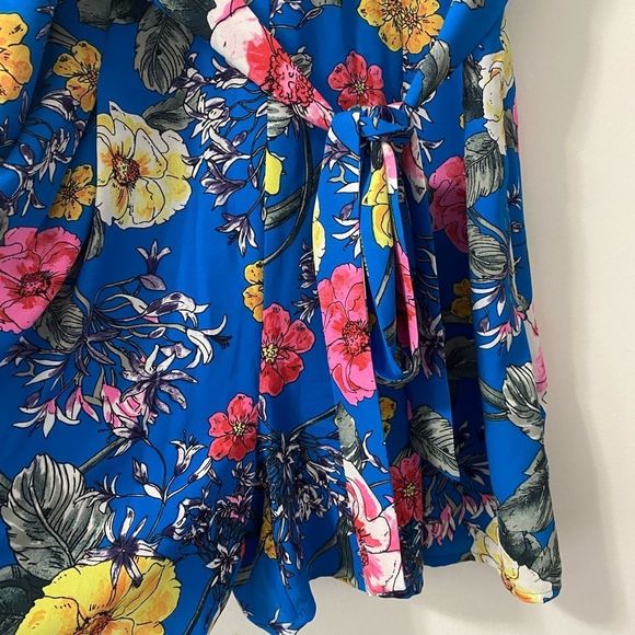 Express Blue Floral Romper - Picture 3 of 7